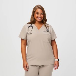 NWT Figs Boulder Bei classic cargo top